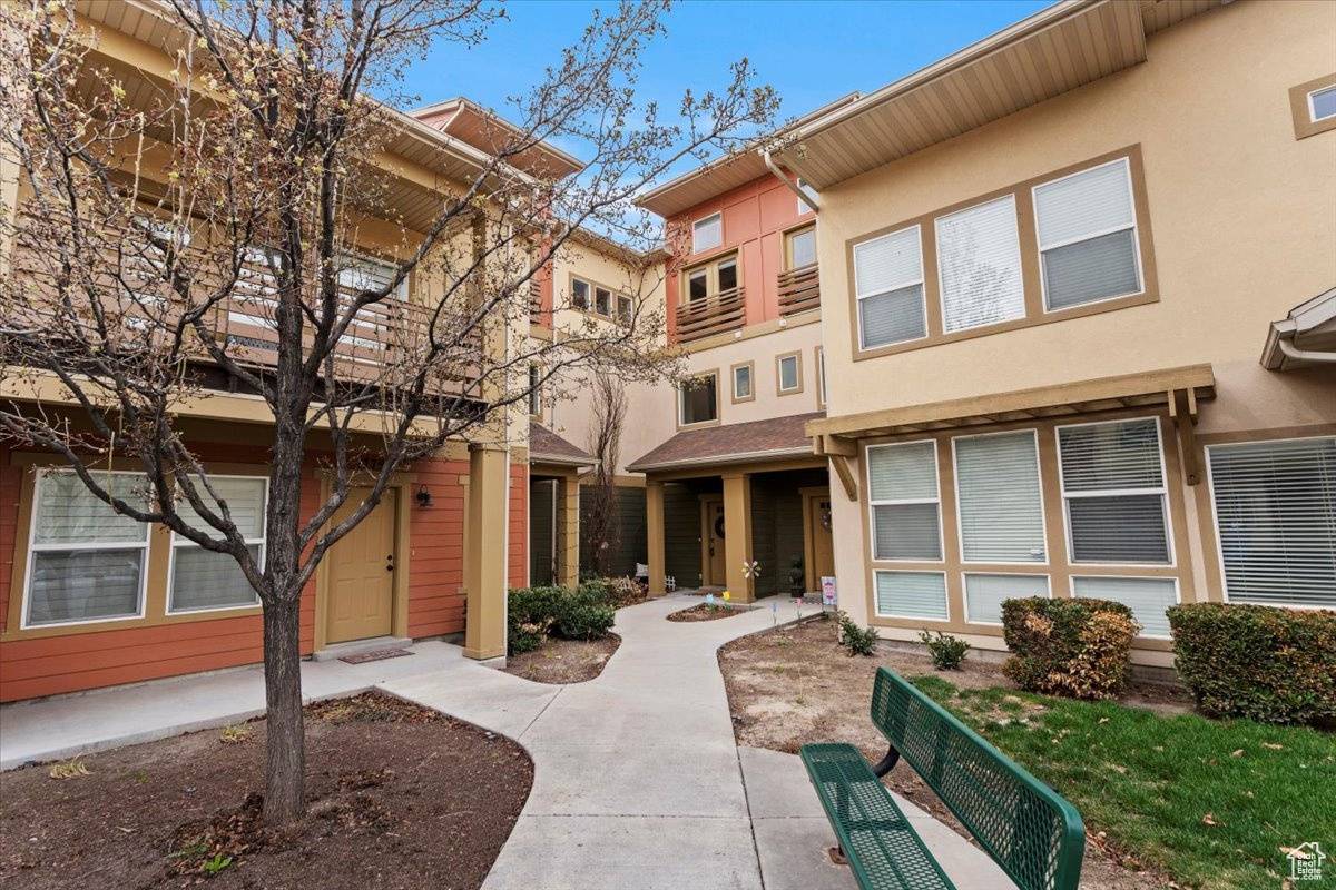 South Jordan, UT 84095,3783 W LILAC HEIGHTS DR