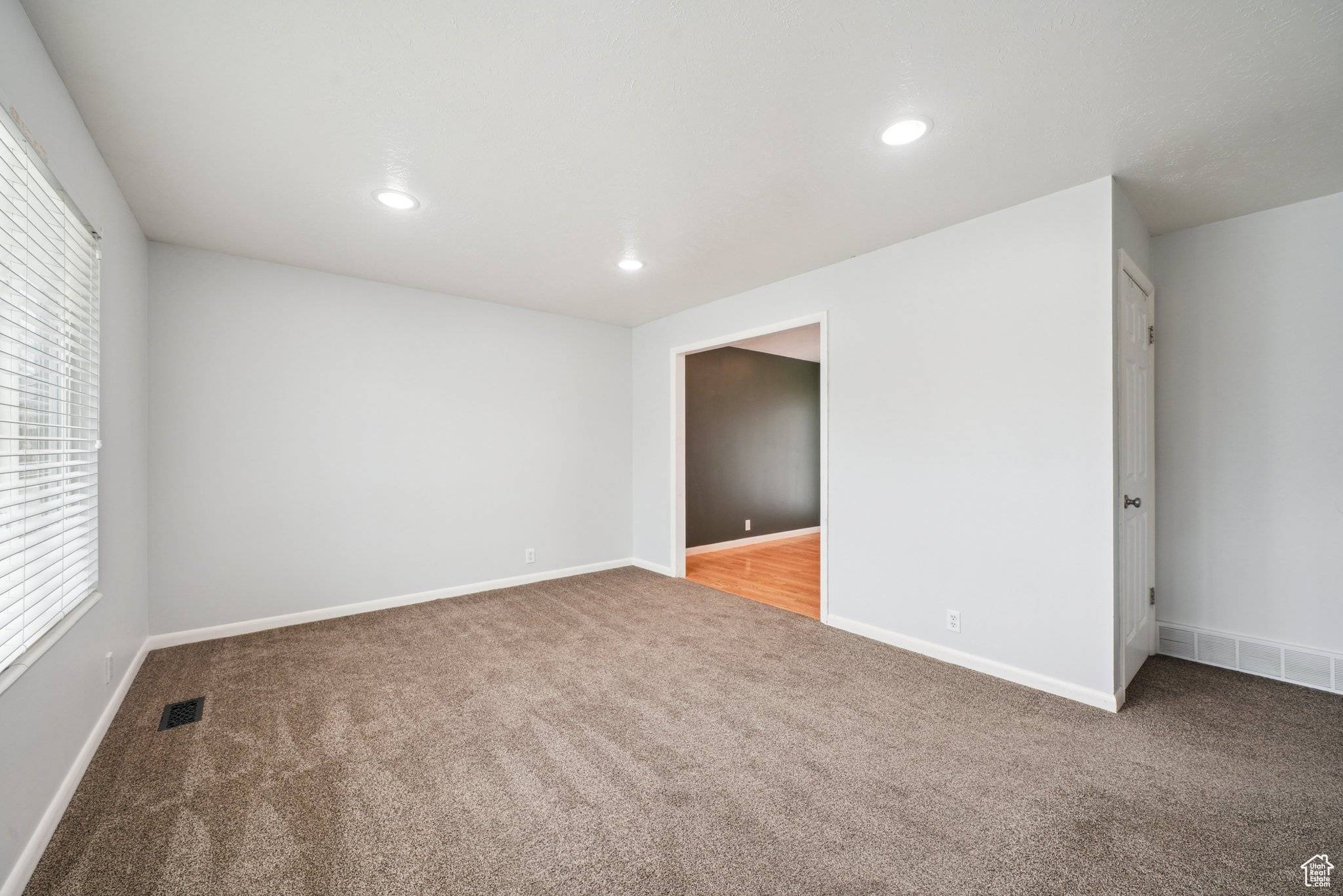 West Jordan, UT 84081,6687 S CYCLAMEN DR W