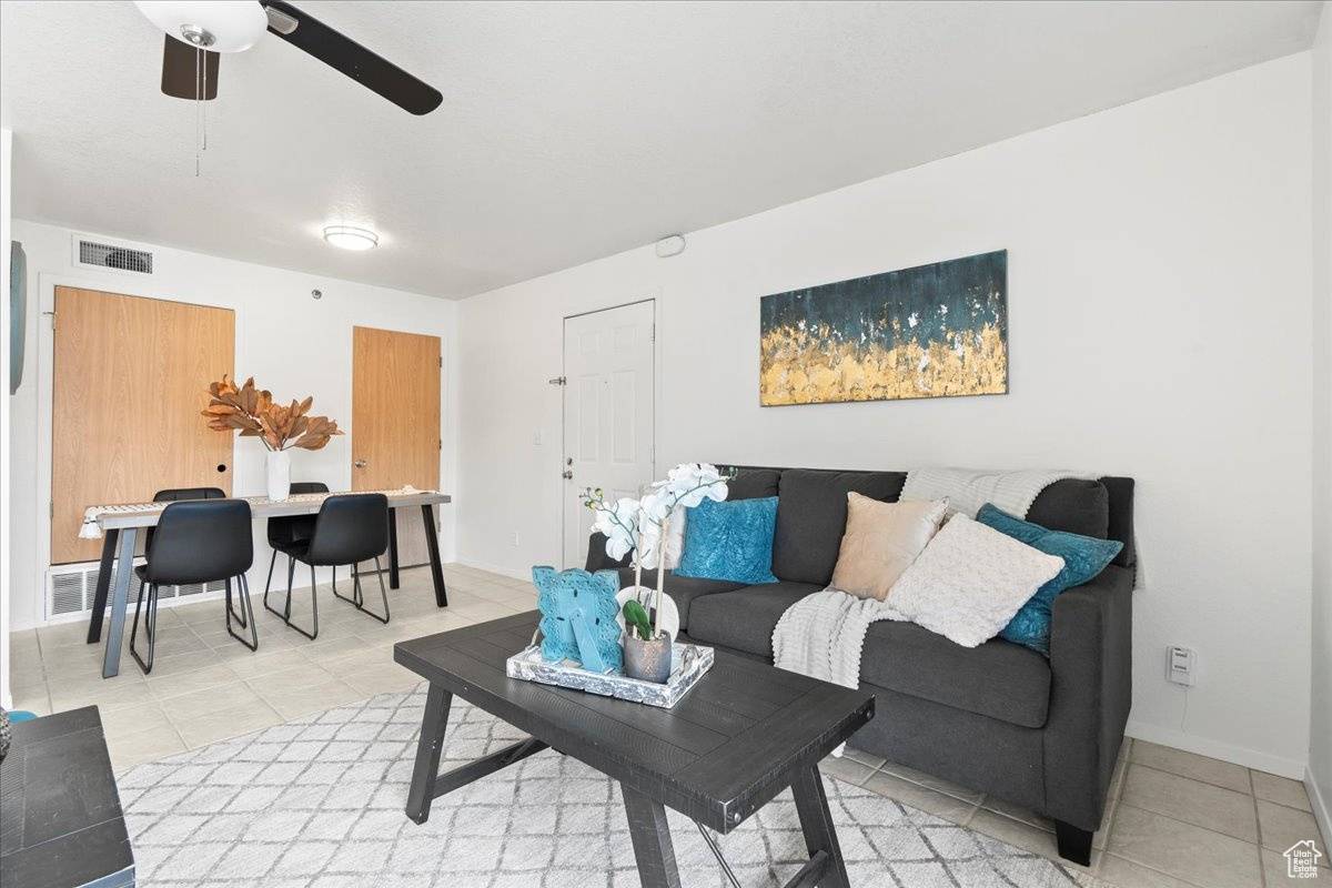 Salt Lake City, UT 84102,537 S 900 E #C3