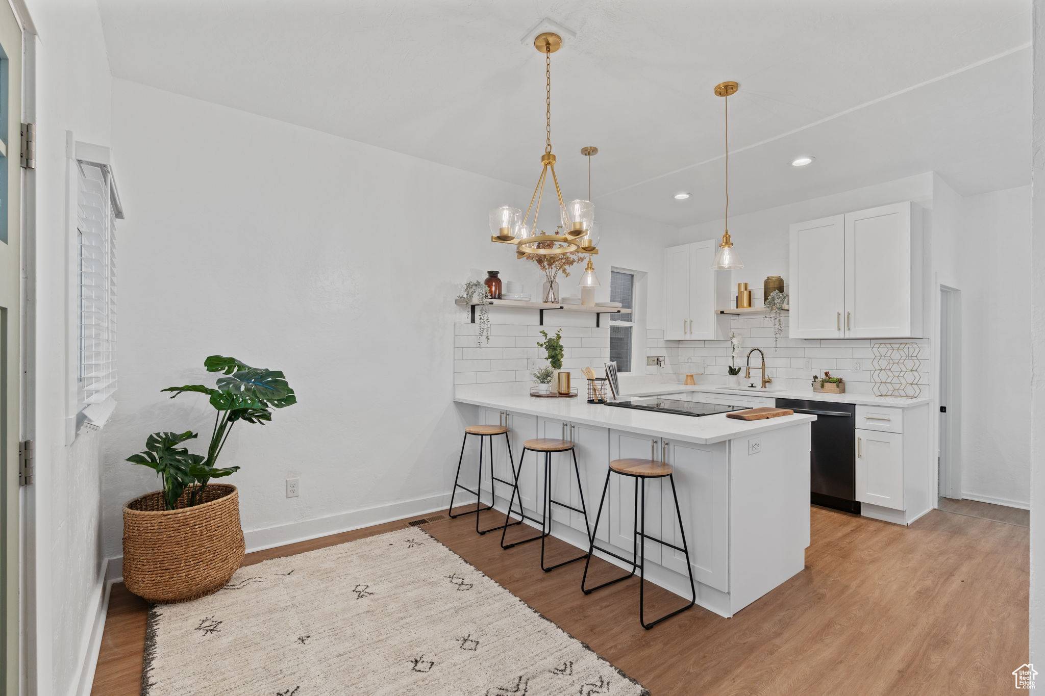 Salt Lake City, UT 84104,856 W 700 S