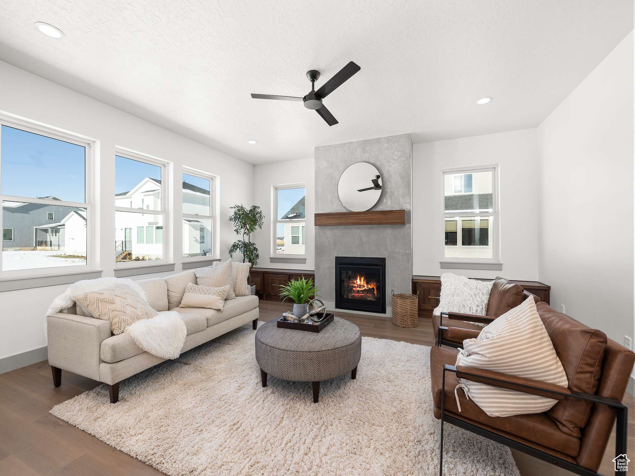 Draper, UT 84020,1523 E DEER DR