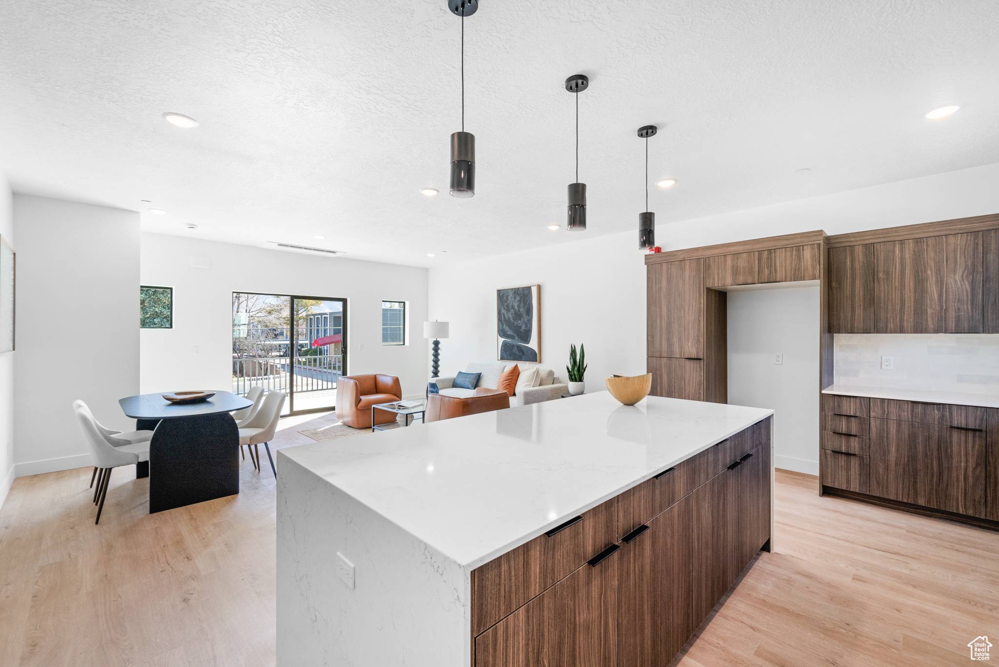 Millcreek, UT 84124,4372 S 900 E #102