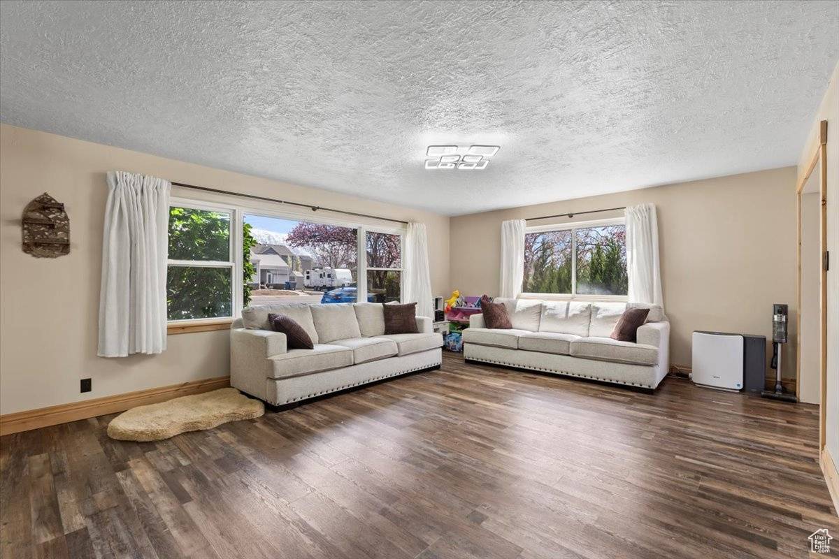 Pleasant Grove, UT 84062,400 S 300 E