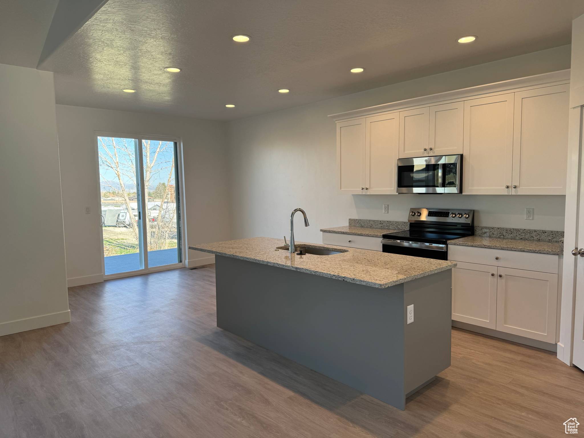 Santaquin, UT 84655,498 S 300 E