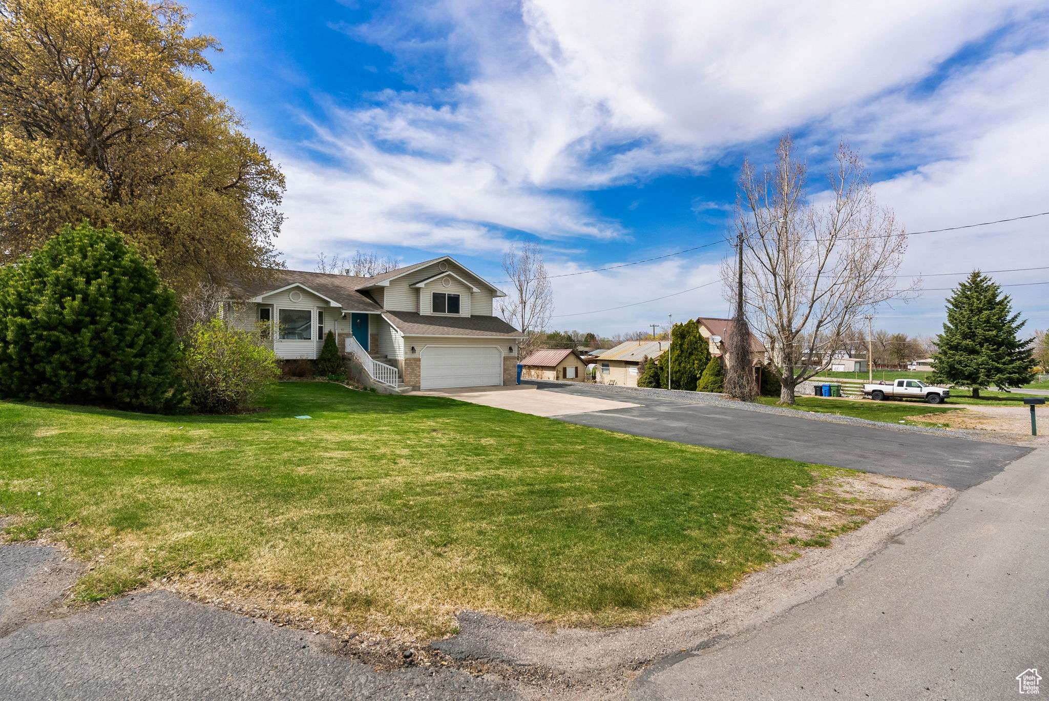 Hyrum, UT 84319,67 N 100 E