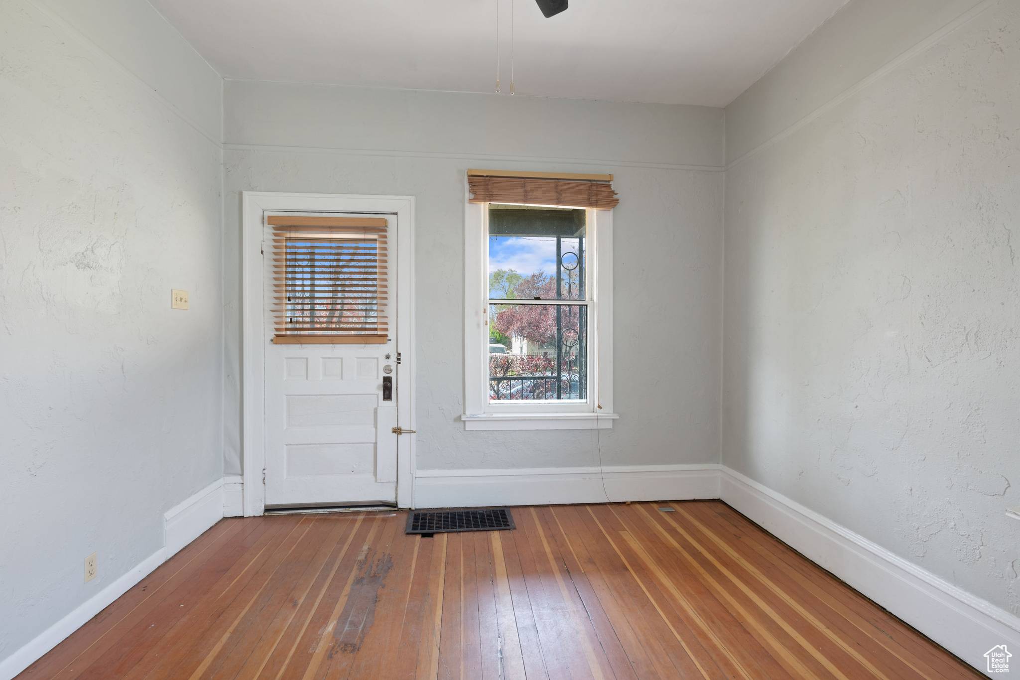 Salt Lake City, UT 84105,1821 S 1100 E