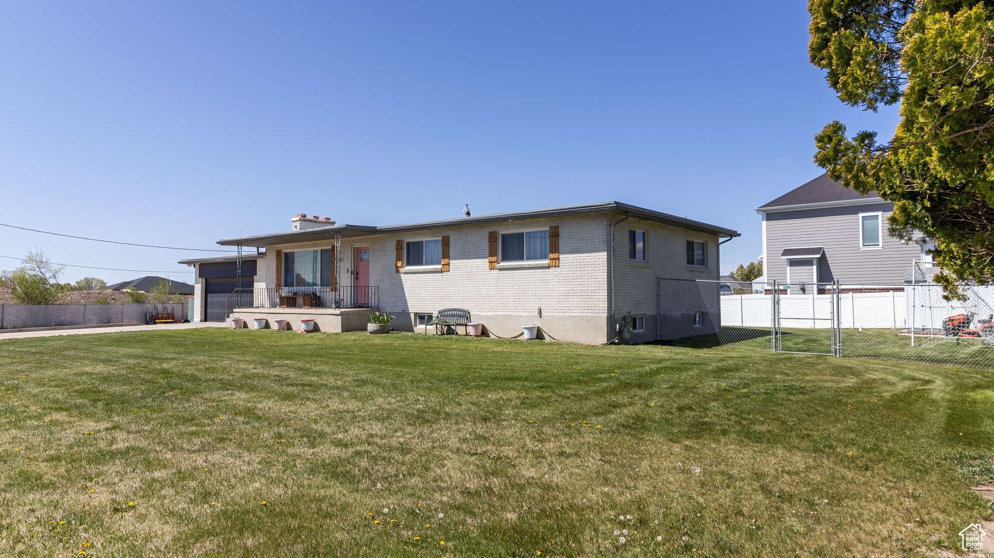 Syracuse, UT 84075,1642 W 2700 S