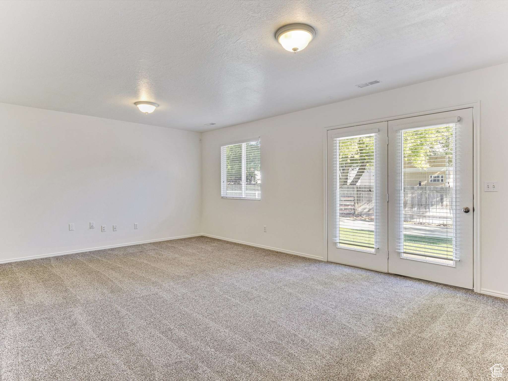 Roy, UT 84067,5422 S 4175 W