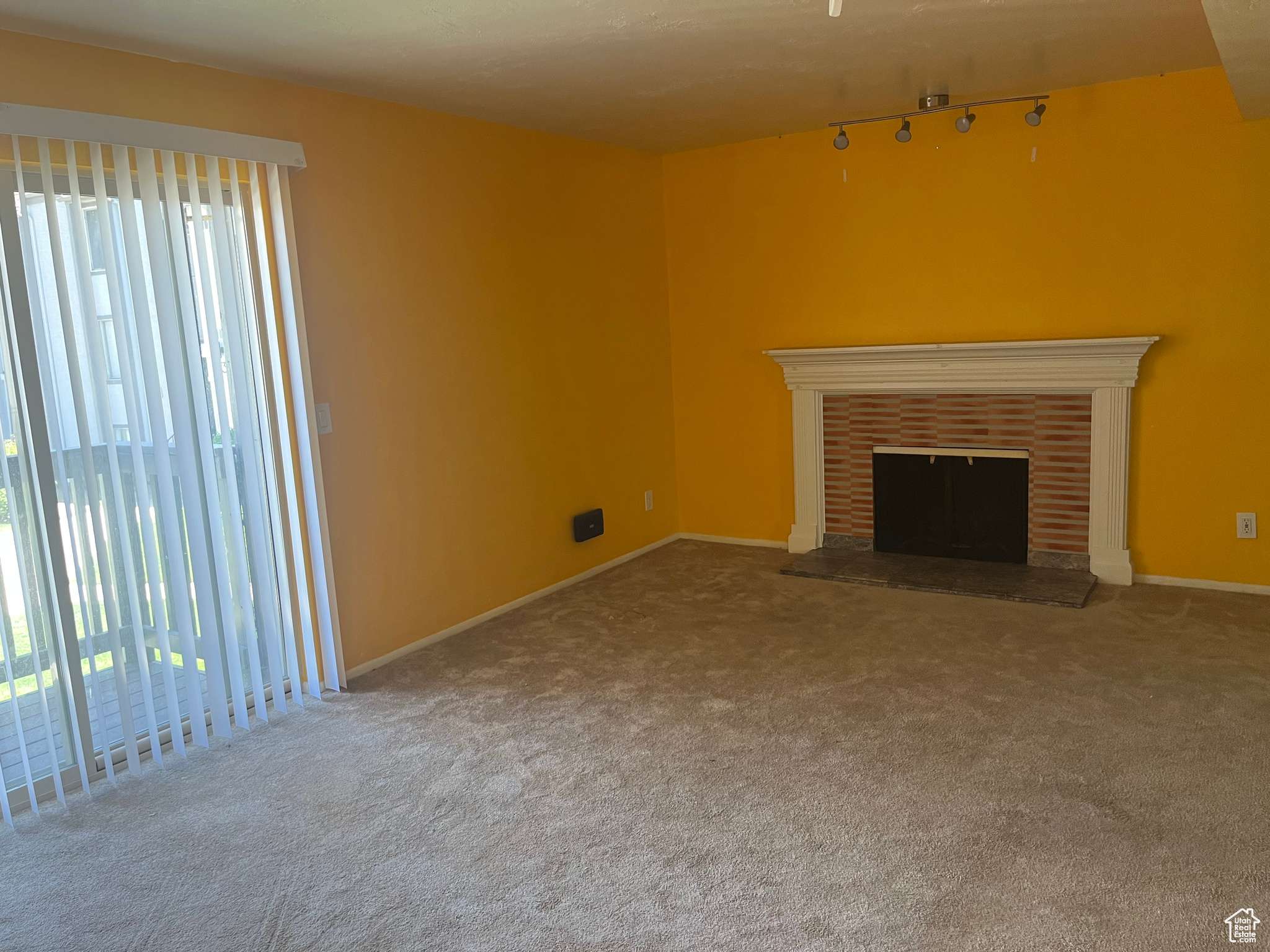 Murray, UT 84107,416 E CREEKSIDE CIR #C