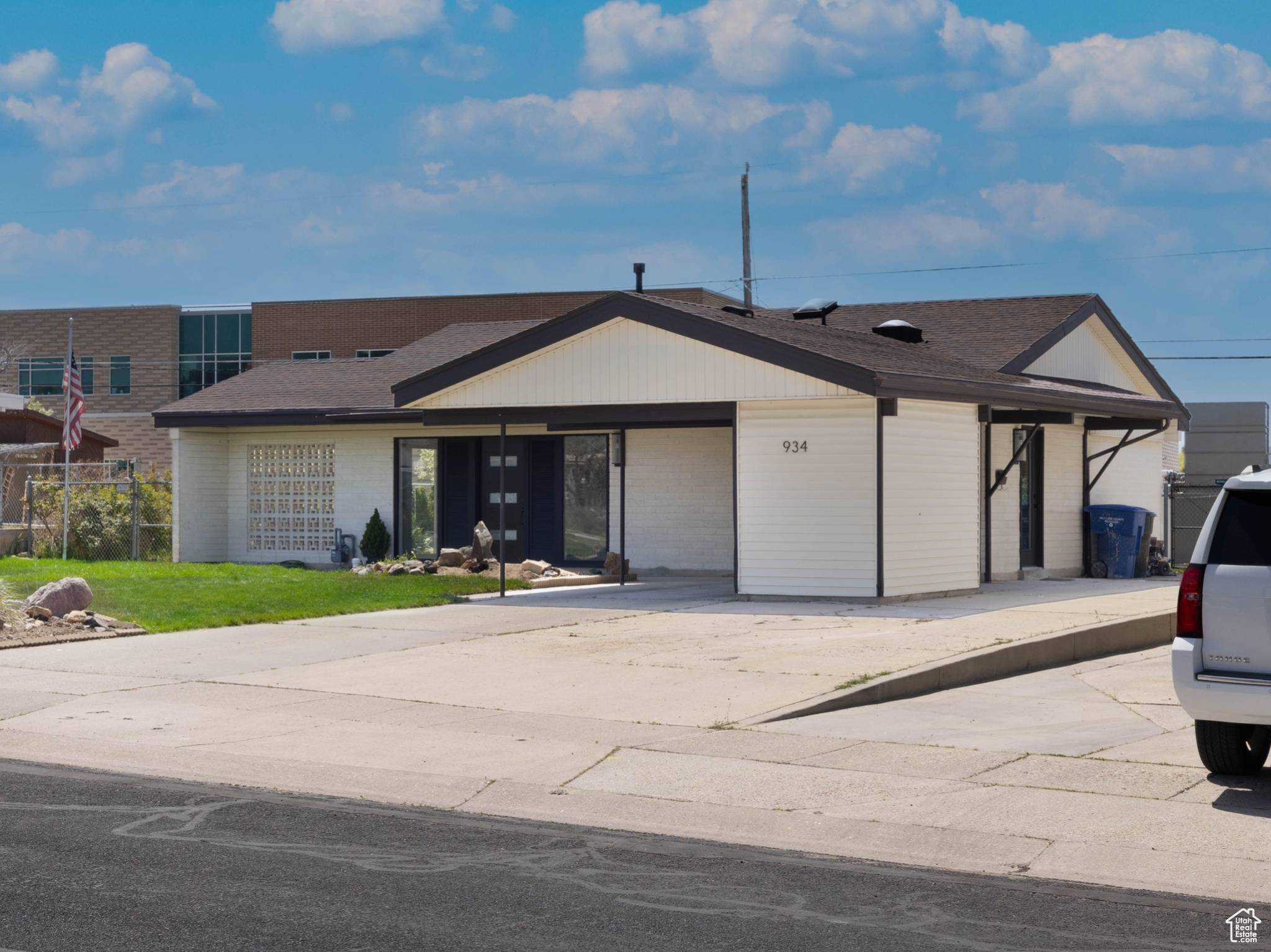 Sandy, UT 84094,934 E CARNATION DR