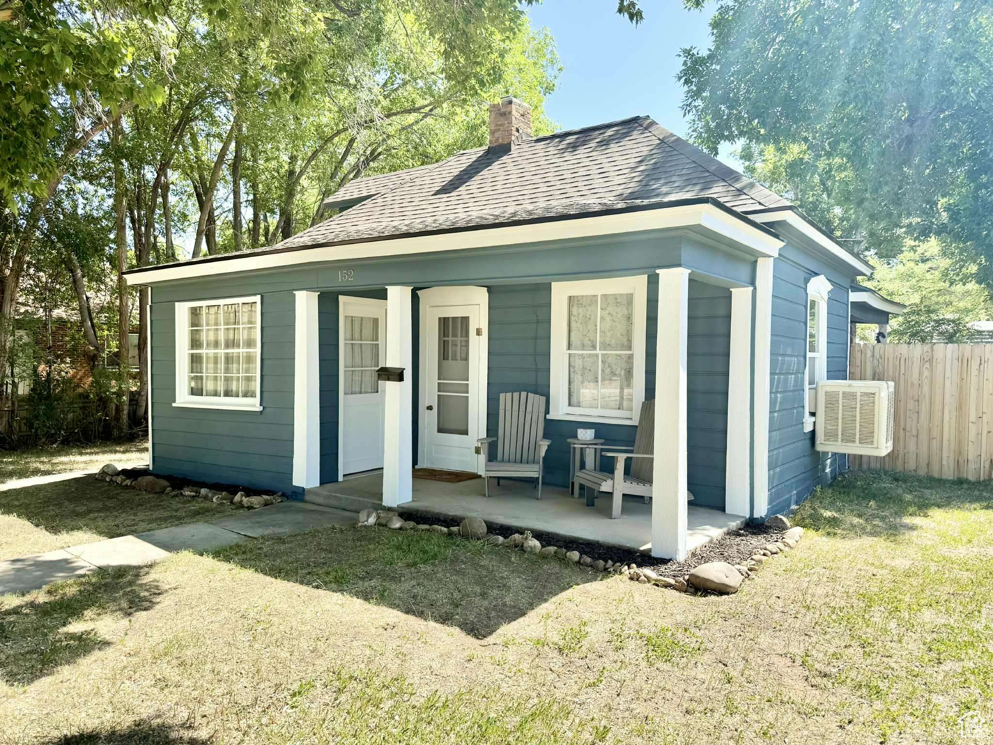Vernal, UT 84078,152 N 400 E