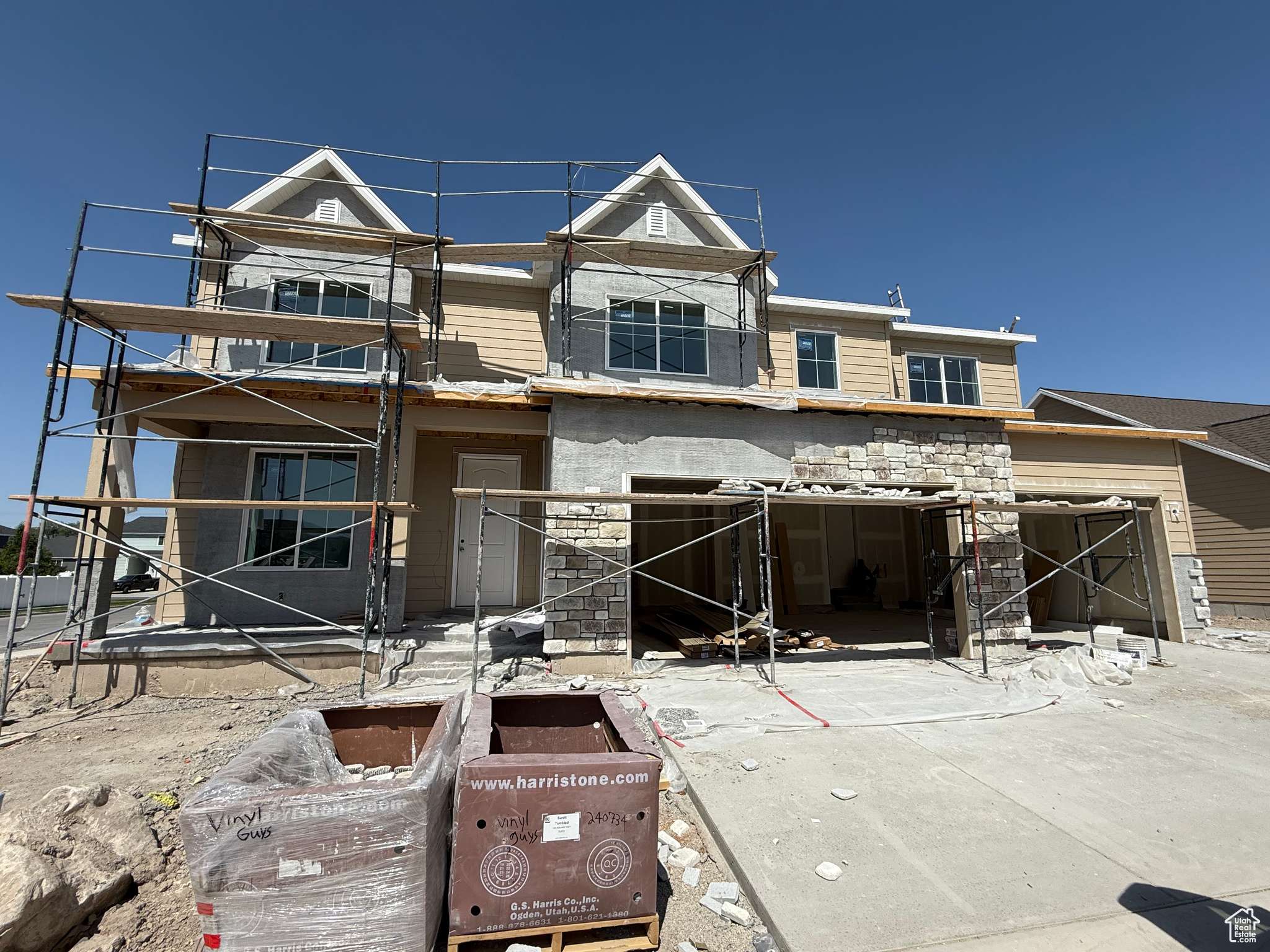Lehi, UT 84043,89 N 2430 W #4