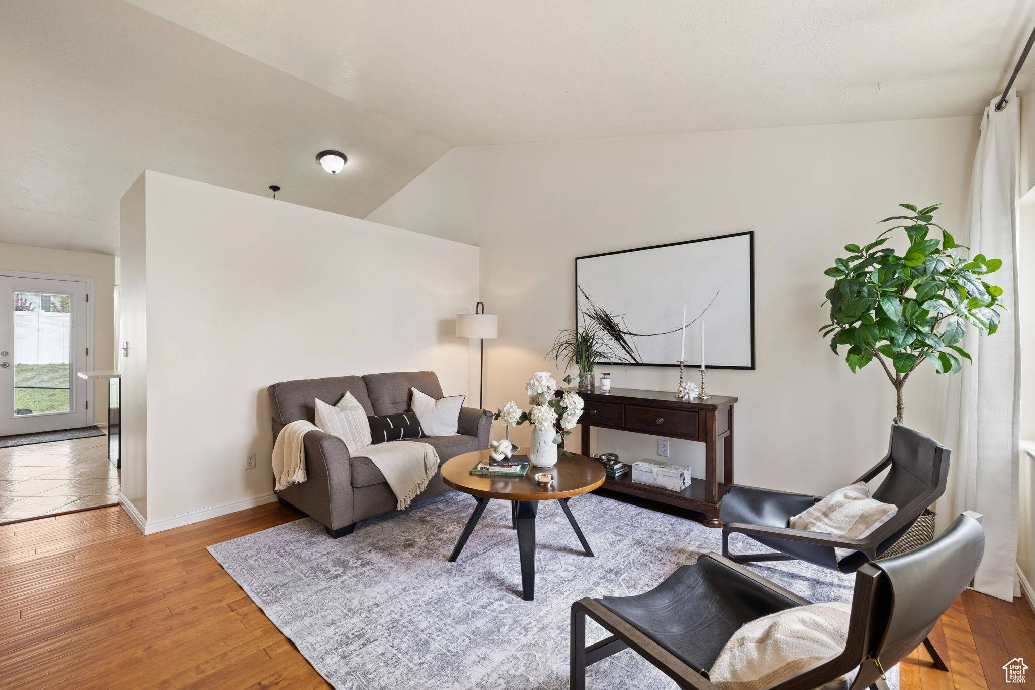 Layton, UT 84041,1093 E 255 S