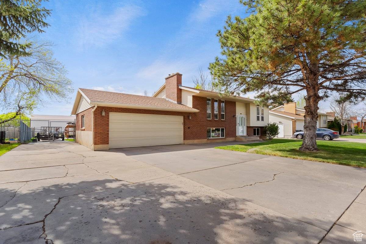 Clinton, UT 84015,1971 N 3060 W