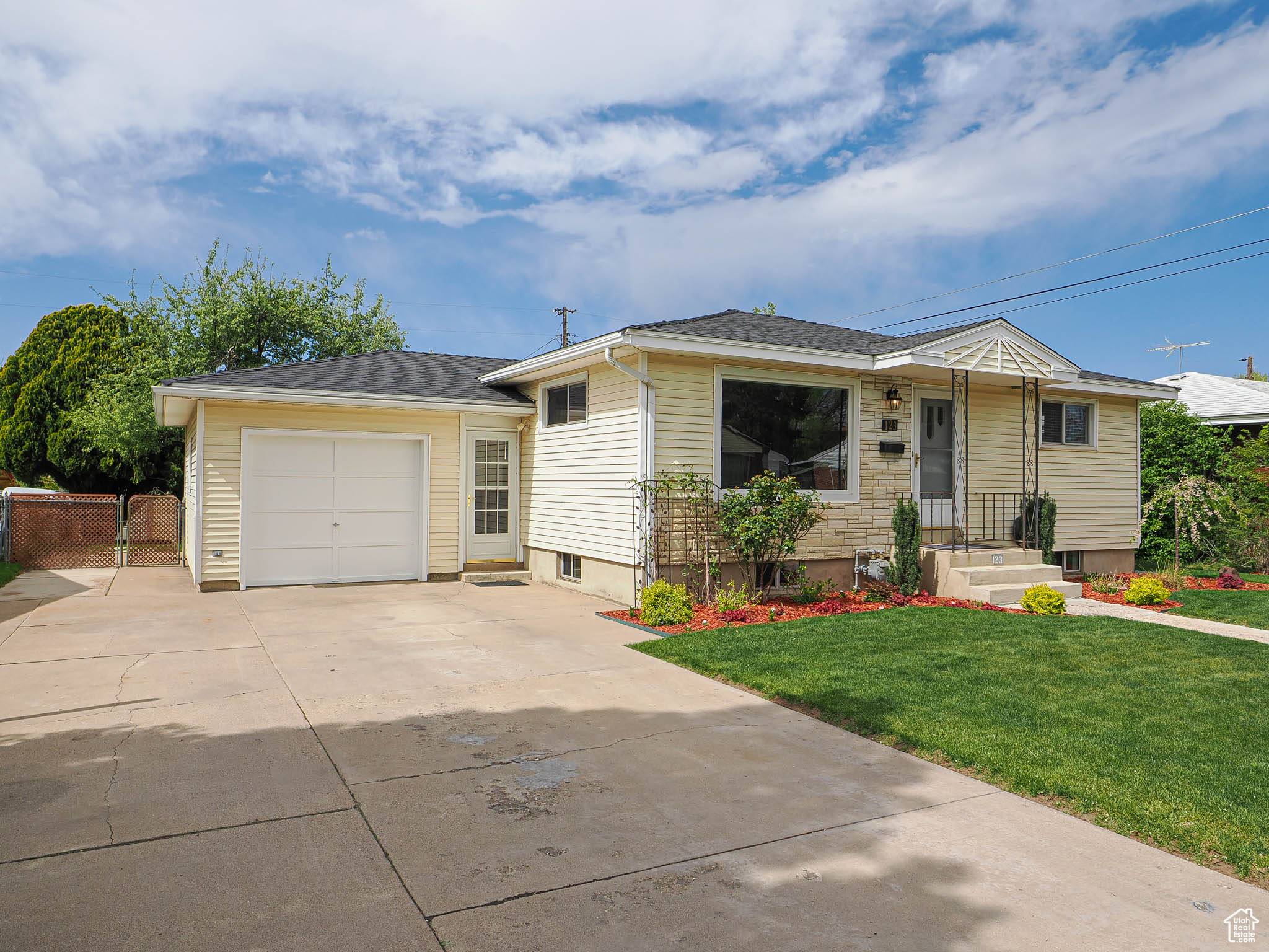 Clearfield, UT 84015,123 LYNNWOOD DR