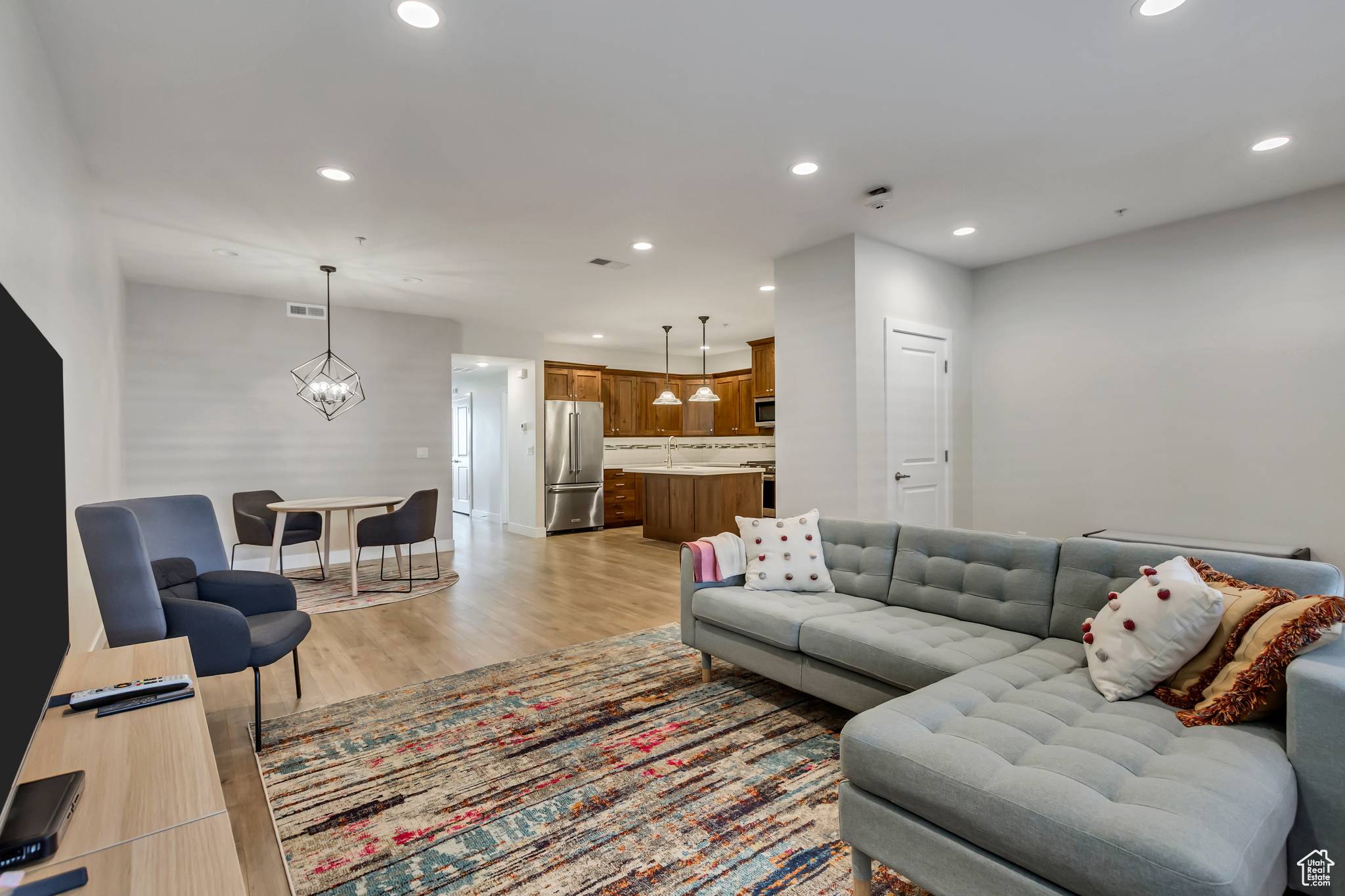 Holladay, UT 84117,2369 E MURRAY HOLLADAY RD #107A