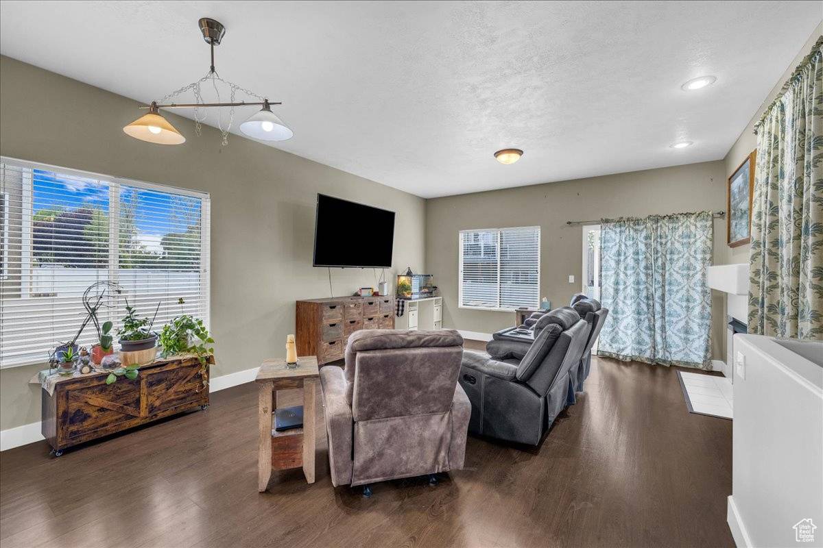 West Jordan, UT 84084,6636 SCARSBOROUGH LN S