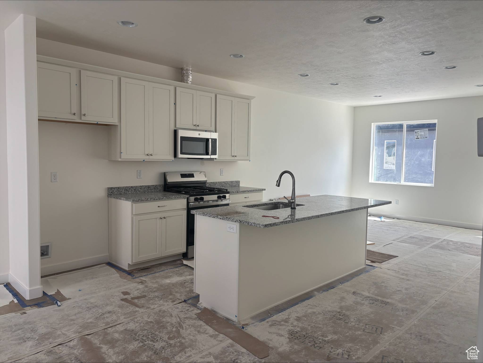 American Fork, UT 84003,807 W 500 S #325