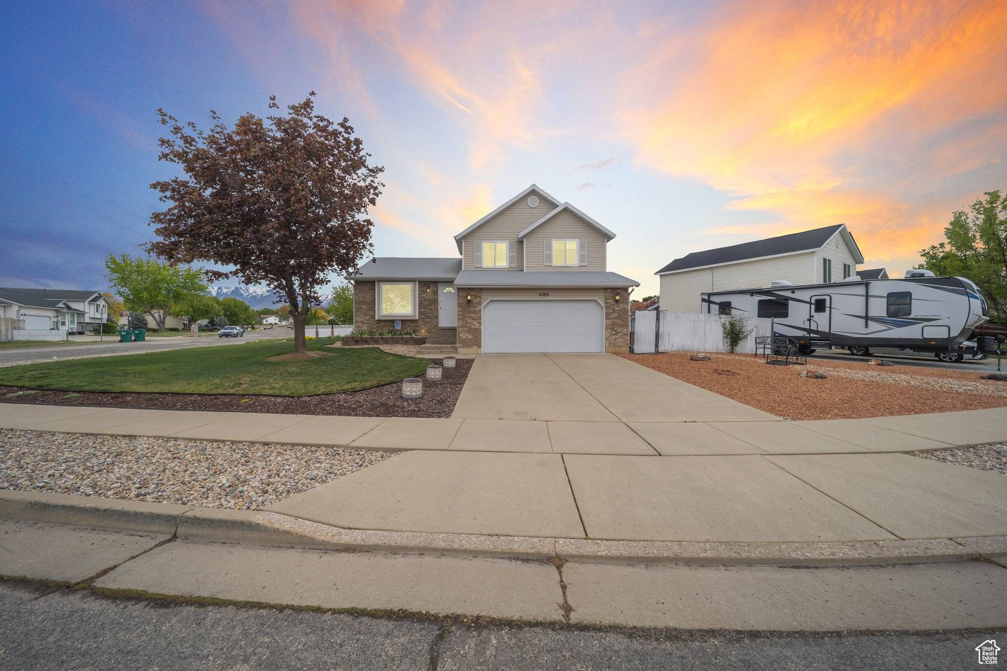 Roy, UT 84067,4204 S 2850 W