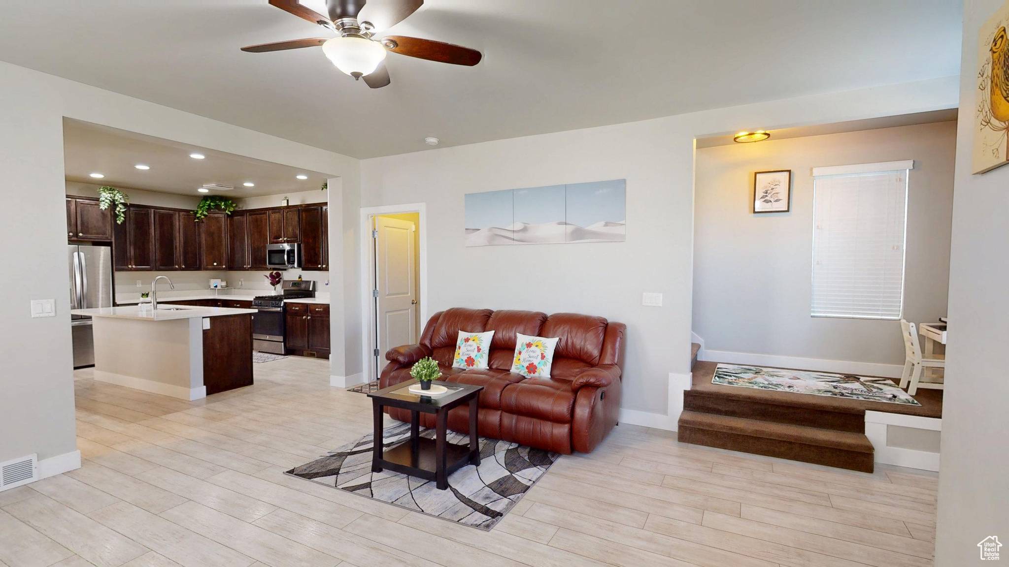 South Jordan, UT 84009,10627 S LAKE TERRACE AVE S