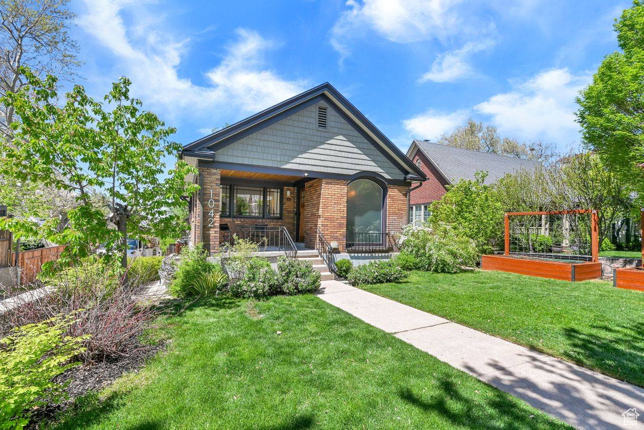 Salt Lake City, UT 84105,1042 S DOUGLAS ST E