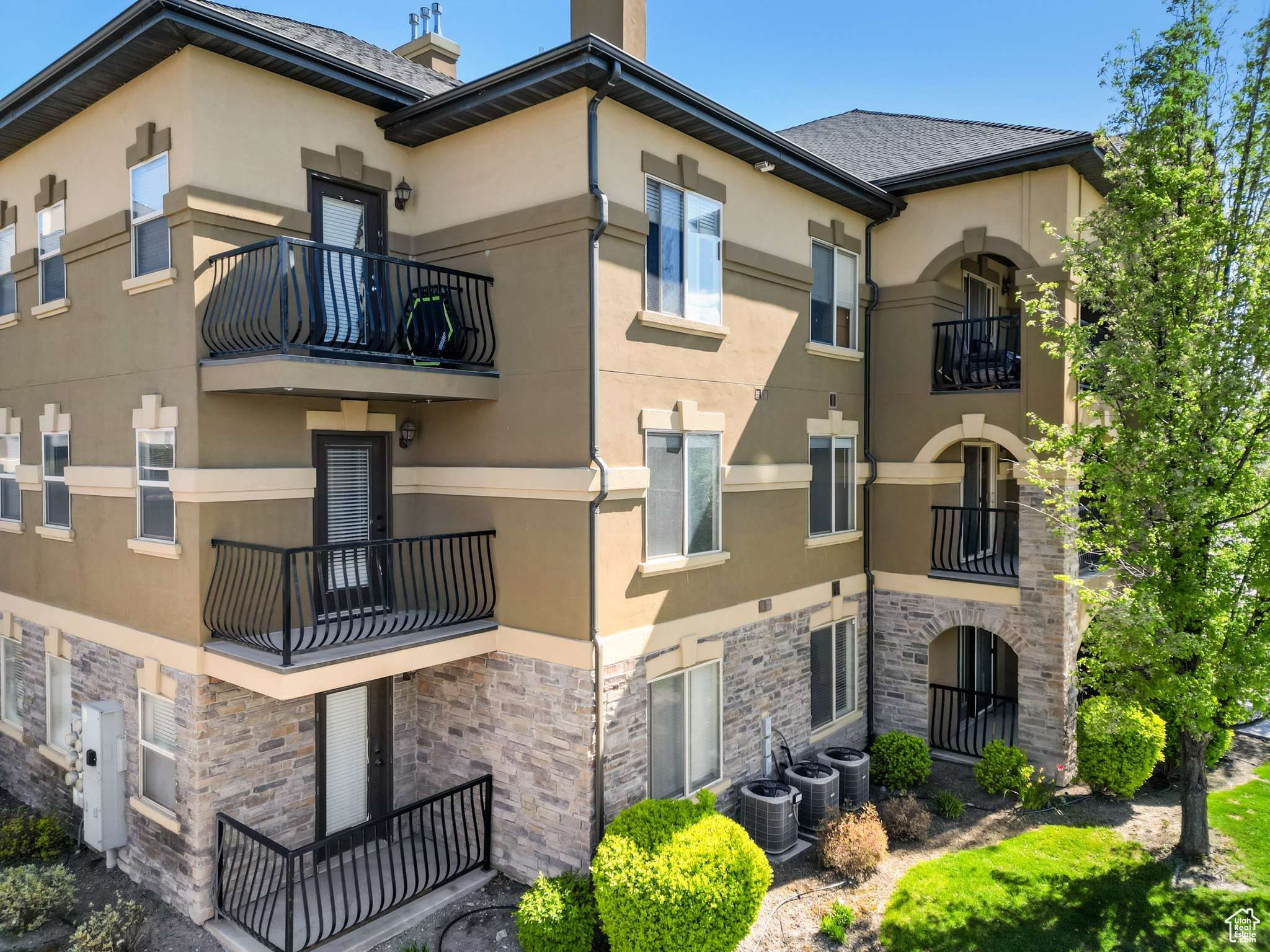 Pleasant Grove, UT 84062,425 S 2220 W #202