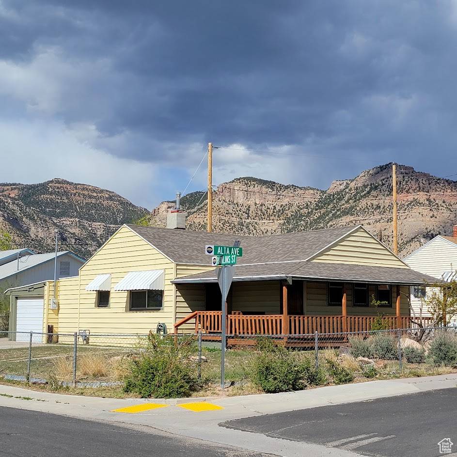 East Carbon, UT 84520,207 N RAWLINS ST