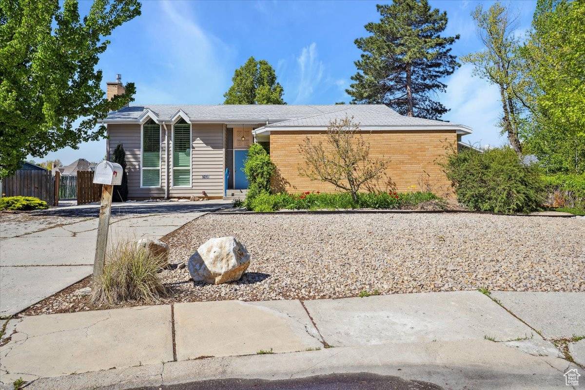 Cottonwood Heights, UT 84121,7438 S SUNHILL CIR
