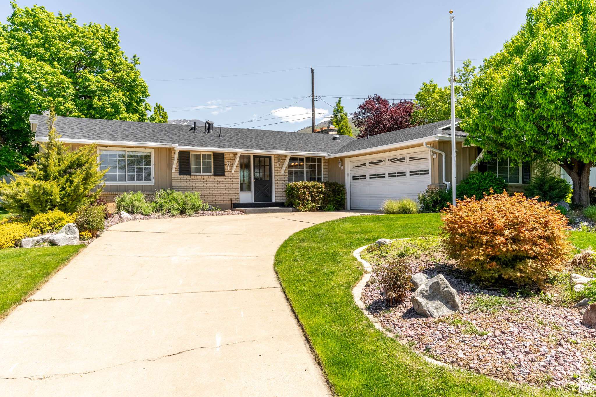 Bountiful, UT 84010,81 S 700 E
