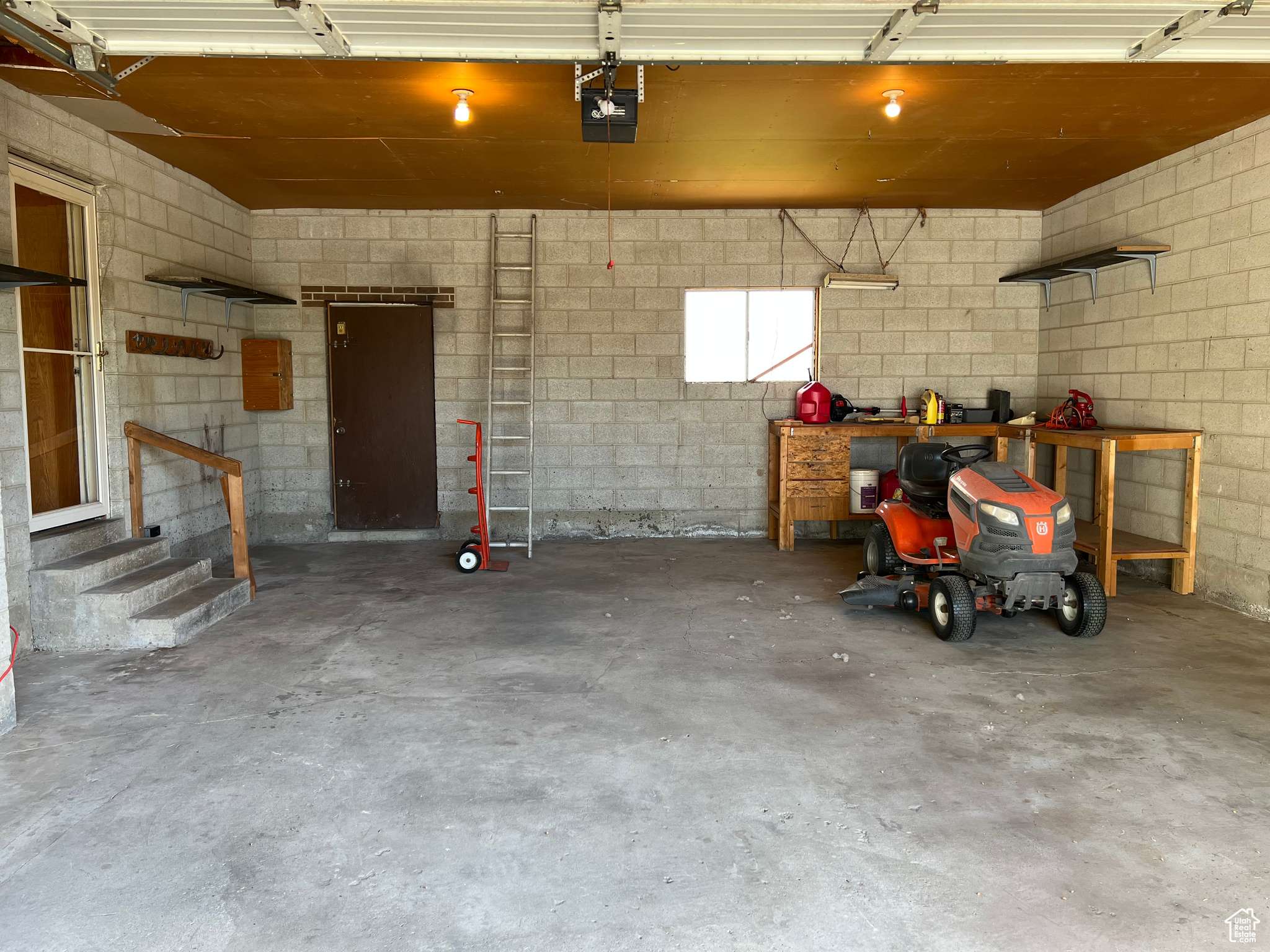 West Jordan, UT 84088,3853 W 8350 S