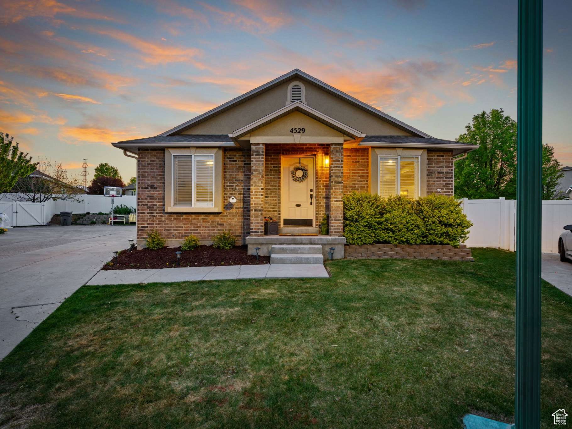 Riverton, UT 84096,4529 W GLADSTONE CIR
