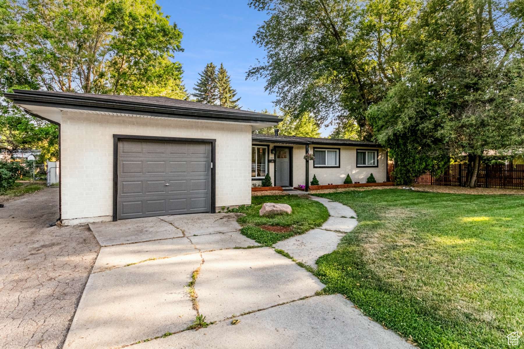 Murray, UT 84107,602 E 5600 S