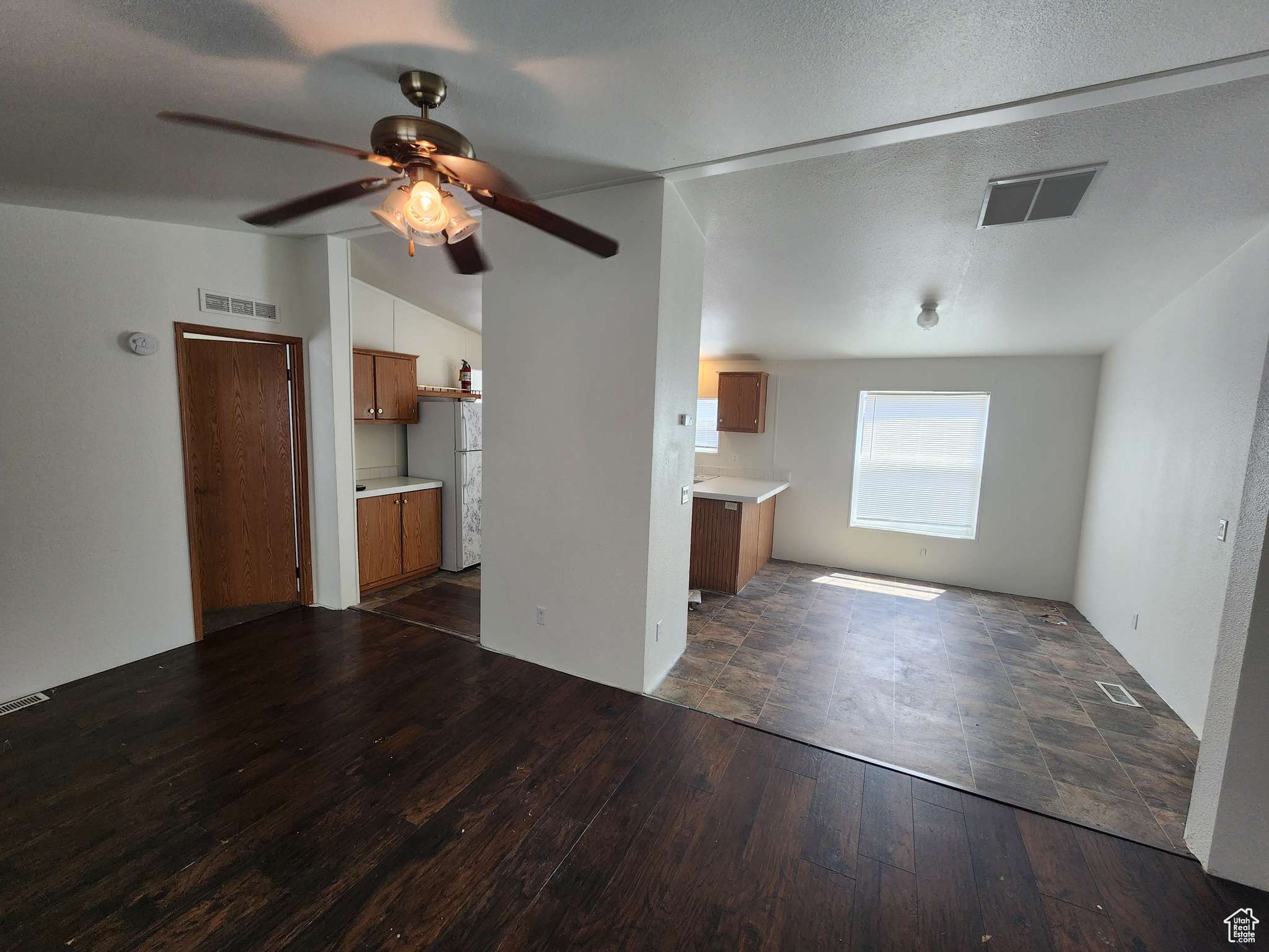 West Valley City, UT 84120,3305 S EASTCREST RD #136