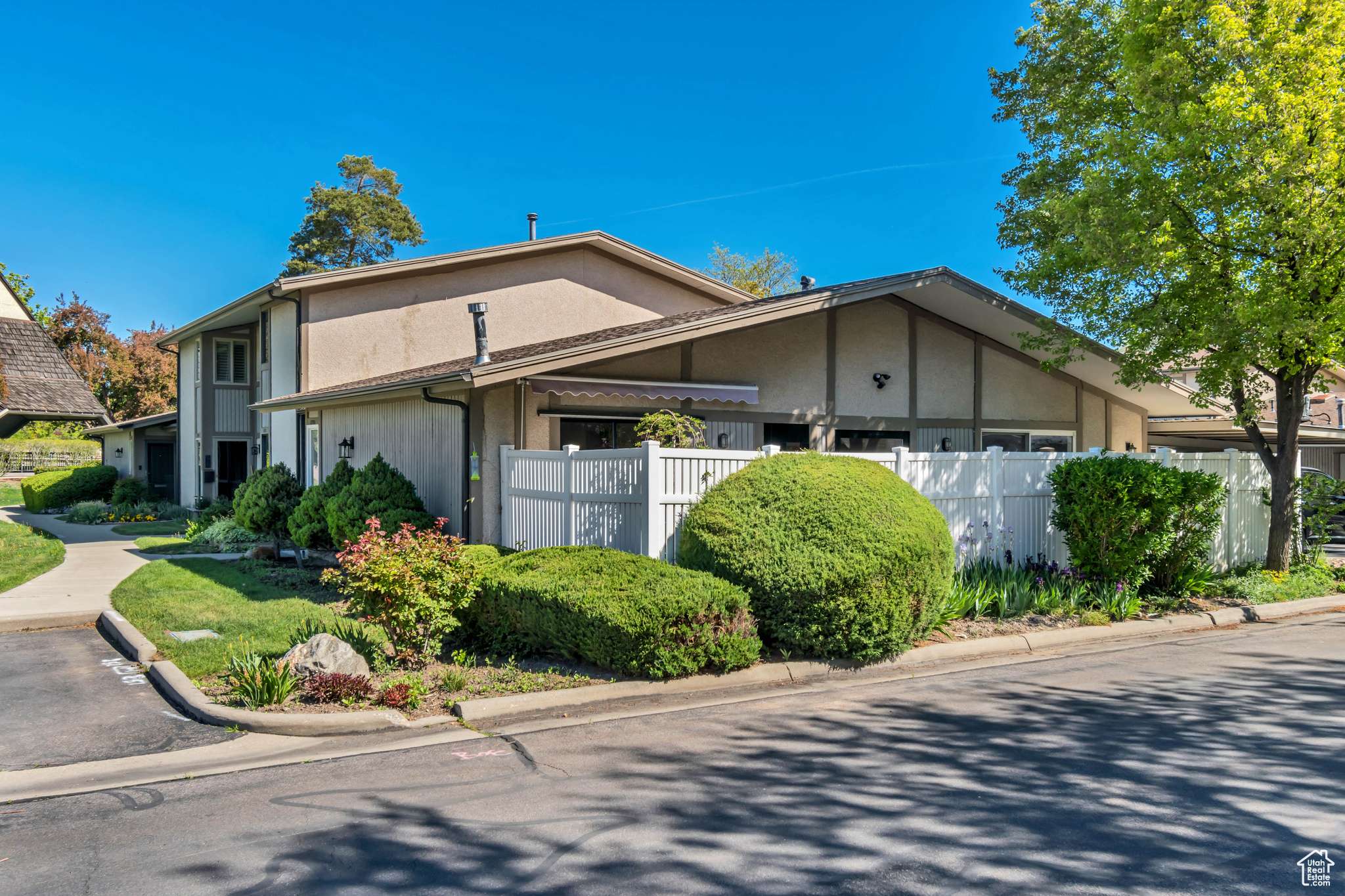 Murray, UT 84121,5795 S 1585 E