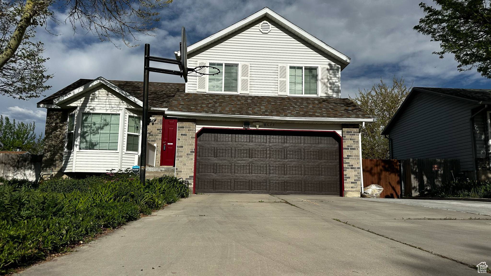West Jordan, UT 84088,8647 S 3965 W