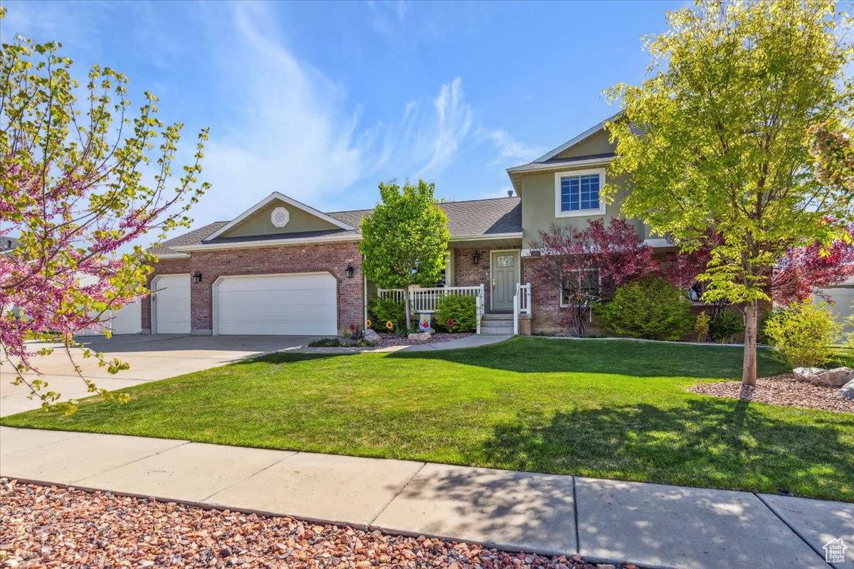 Syracuse, UT 84075,1567 S 2650 W