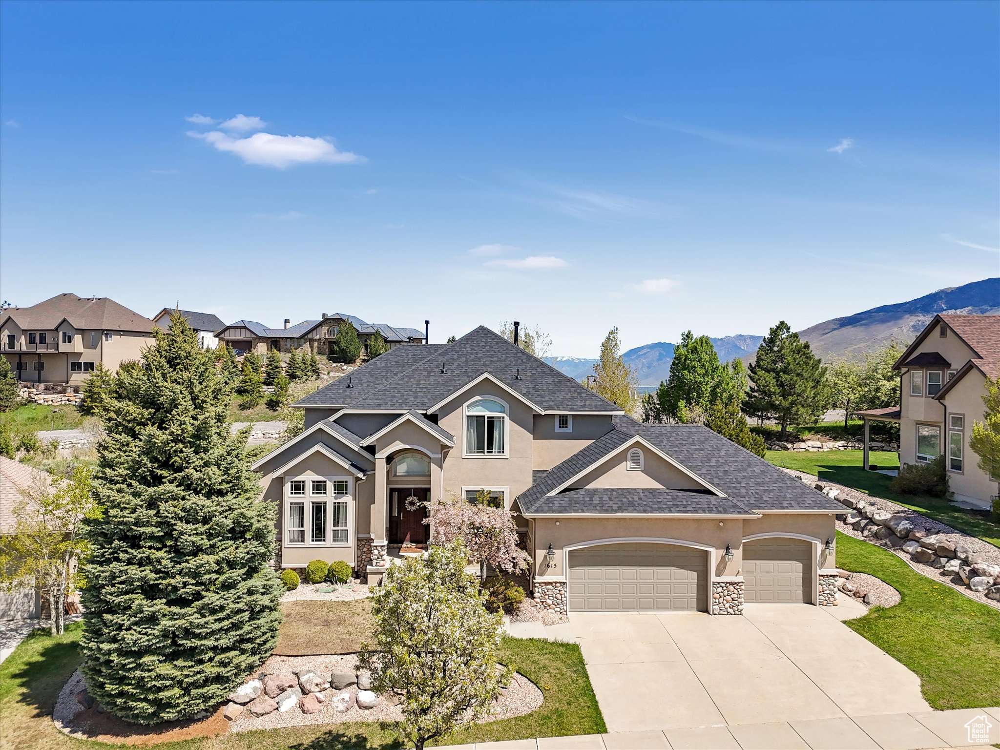 Draper, UT 84020,1615 E AMBER CREST LN