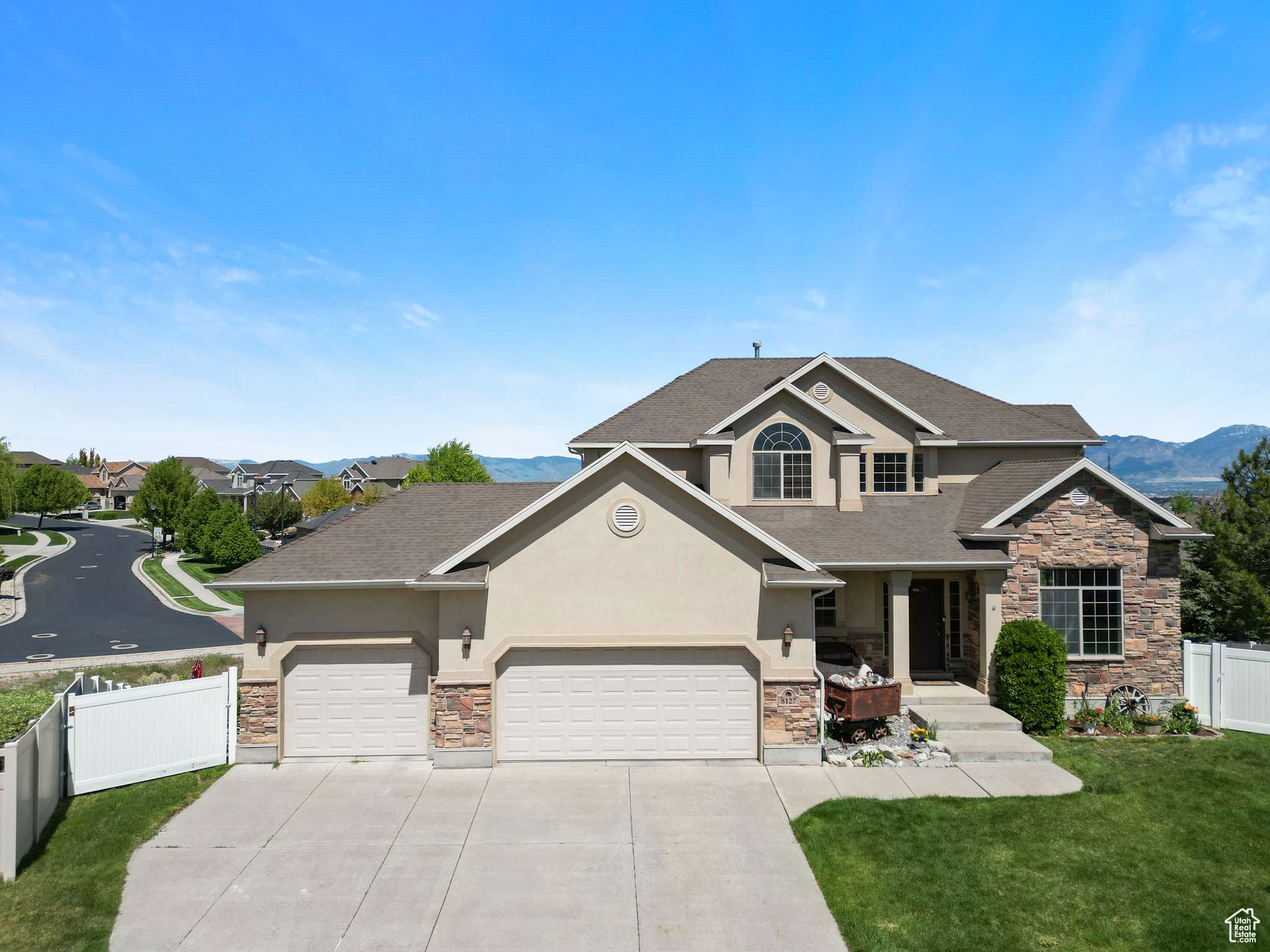 West Jordan, UT 84081,8127 S BEAR LAKE CT