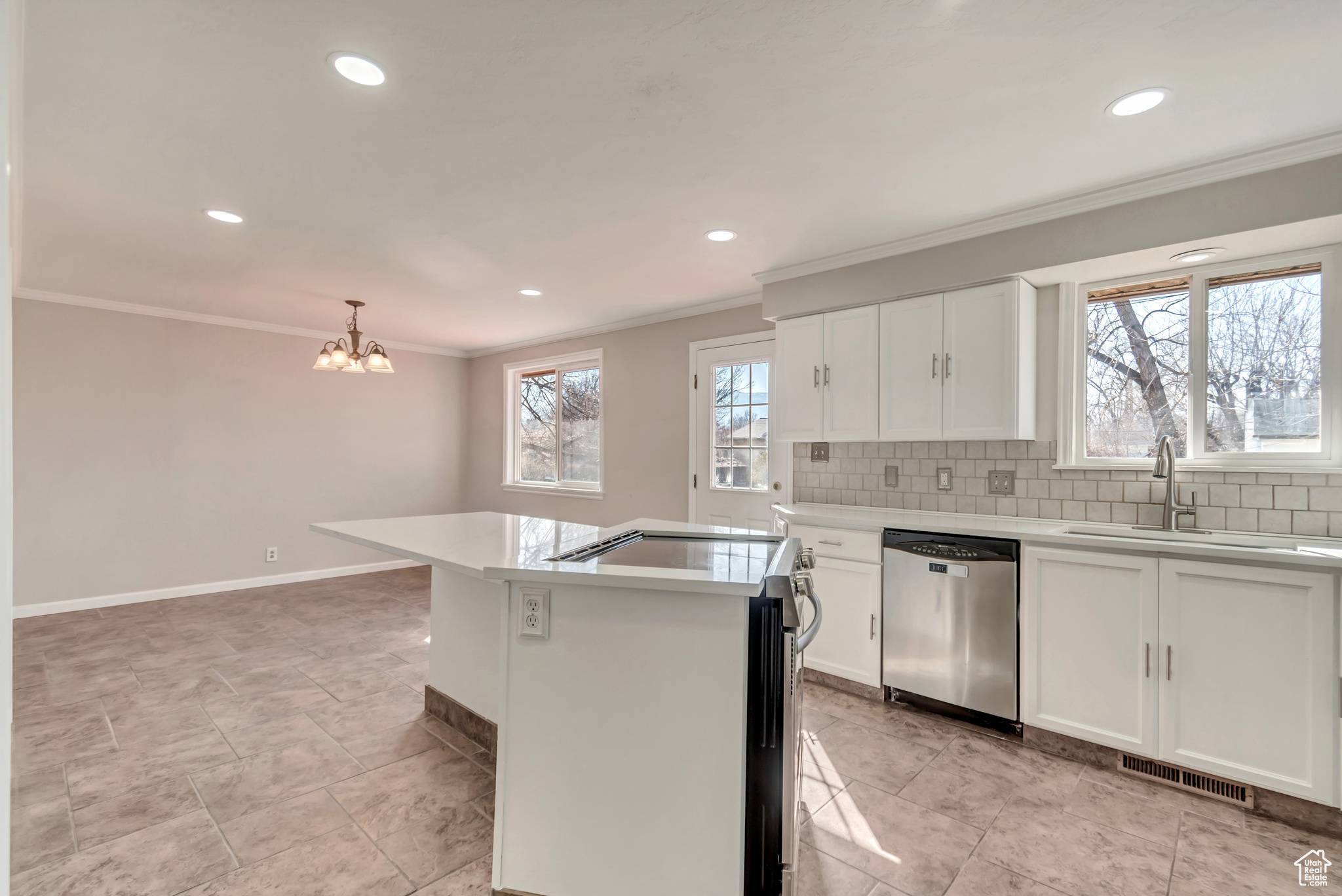 Woods Cross, UT 84087,909 W 1800 S
