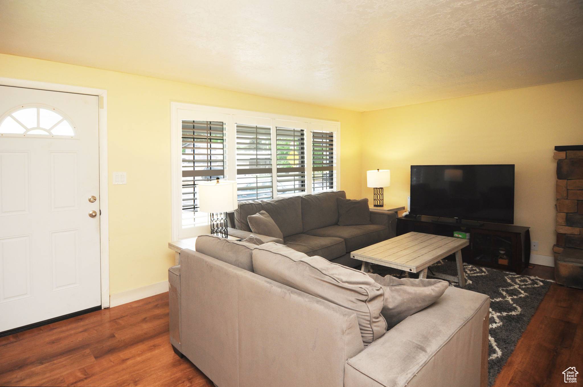 Roy, UT 84067,6089 S 2275 W