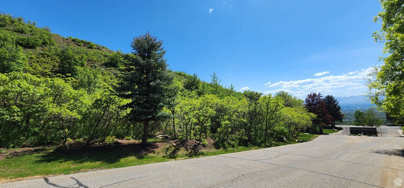 Salt Lake City, UT 84109,3002 E CARRIGAN DR