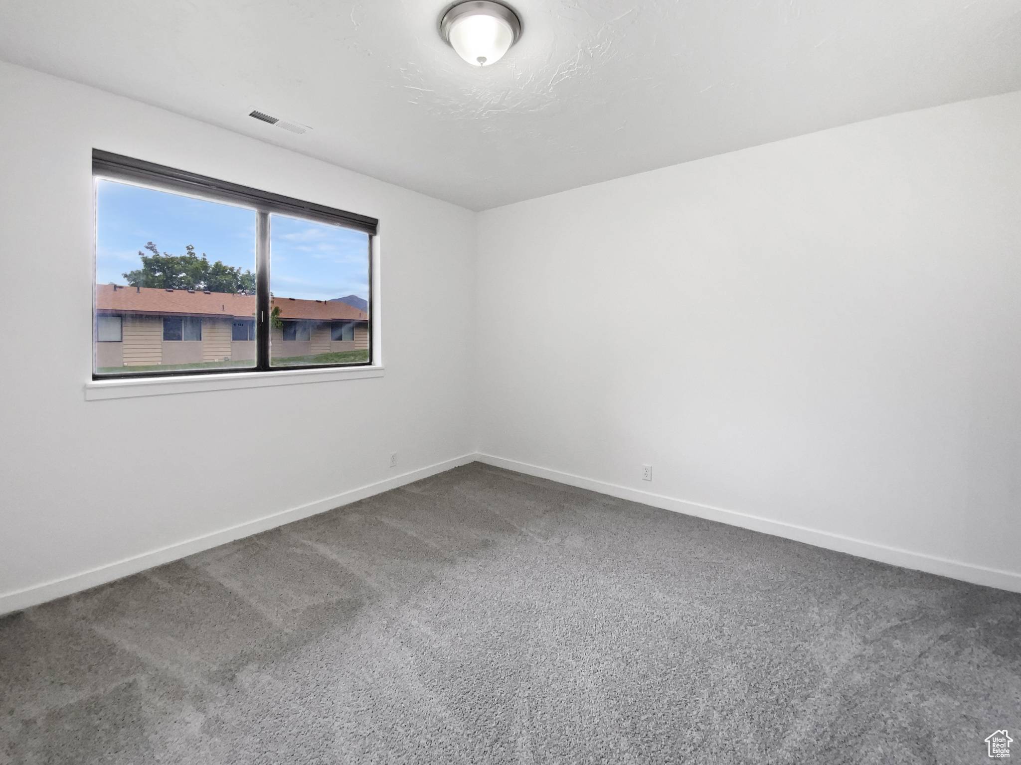 Salt Lake City, UT 84121,7265 S 1950 E ##14