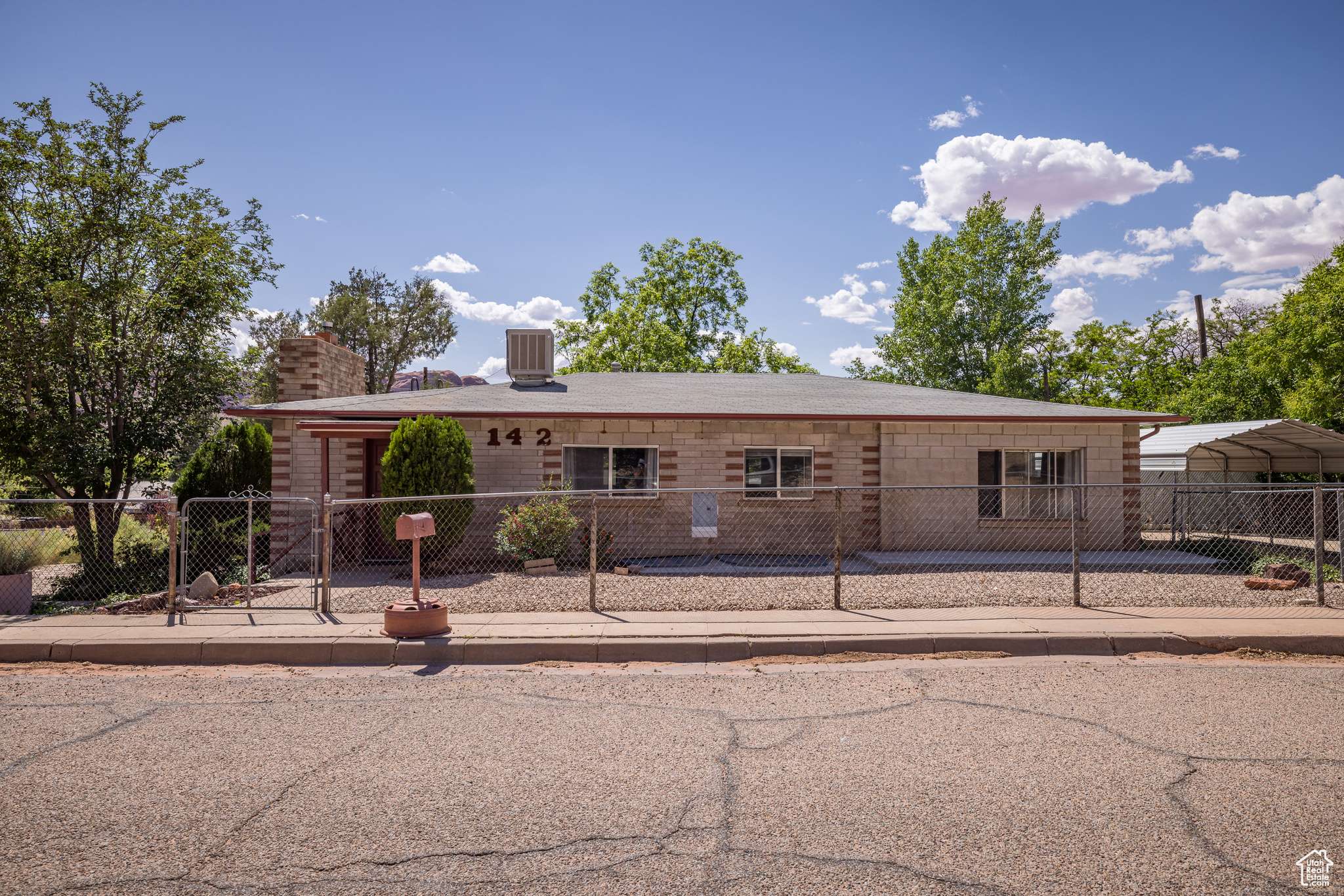 Moab, UT 84532,142 HILLSIDE DR