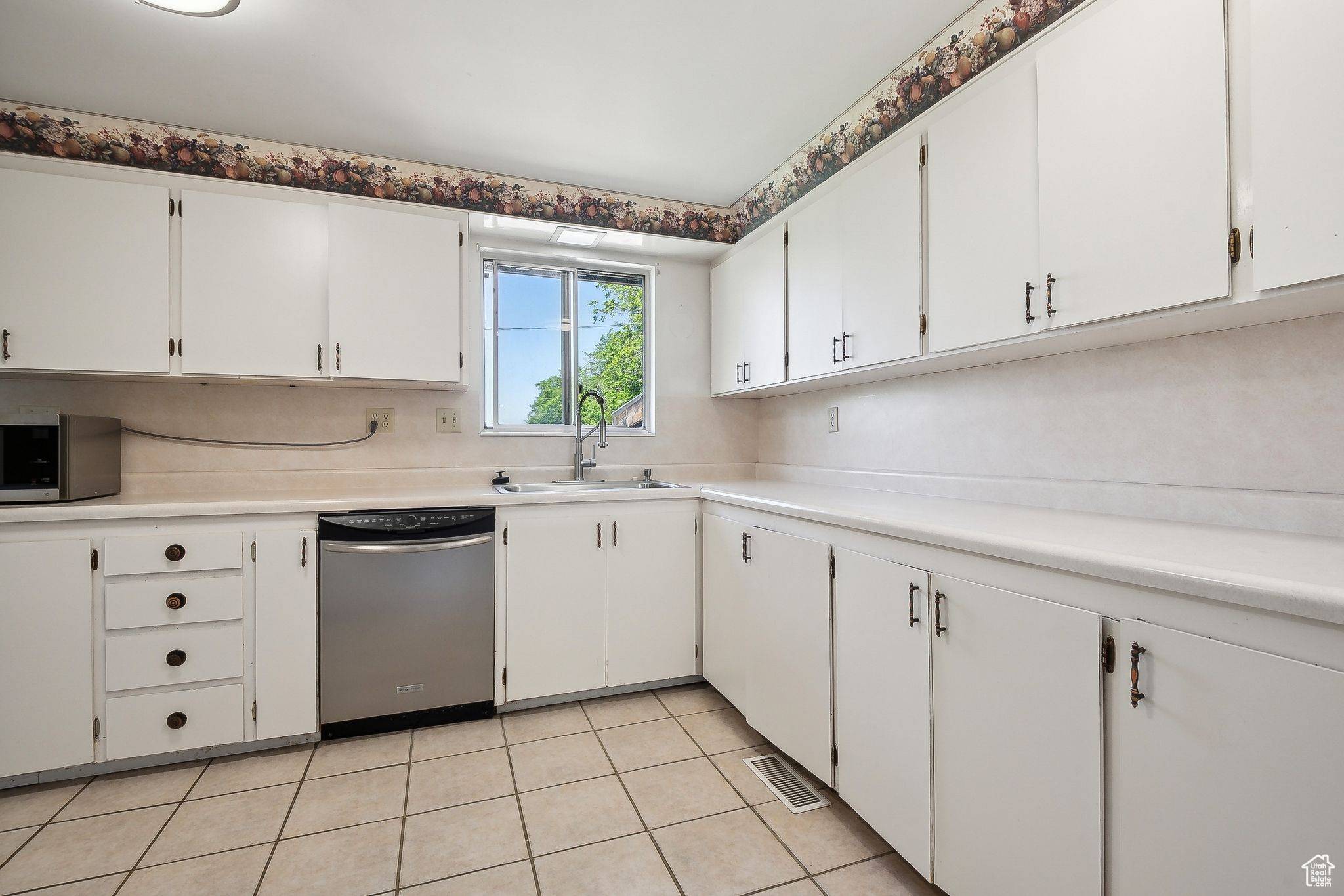 Pleasant Grove, UT 84062,550 S LOADER DR. E