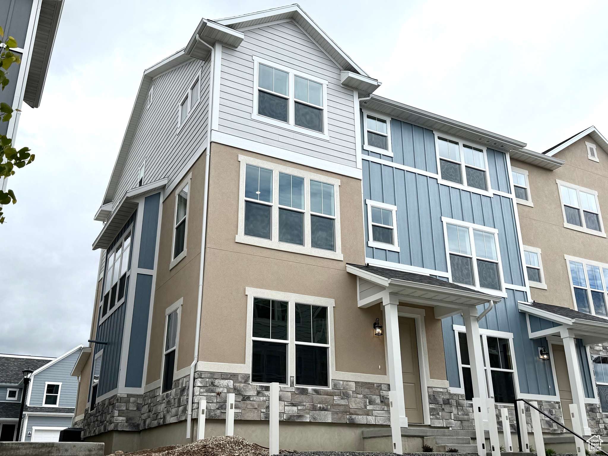 Magna, UT 84044,8268 JOSHUA TREE LN W