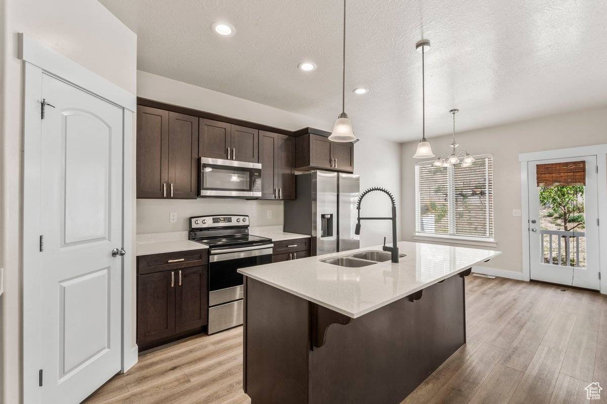 Saratoga Springs, UT 84045,1736 W EAGLEWOOD DR