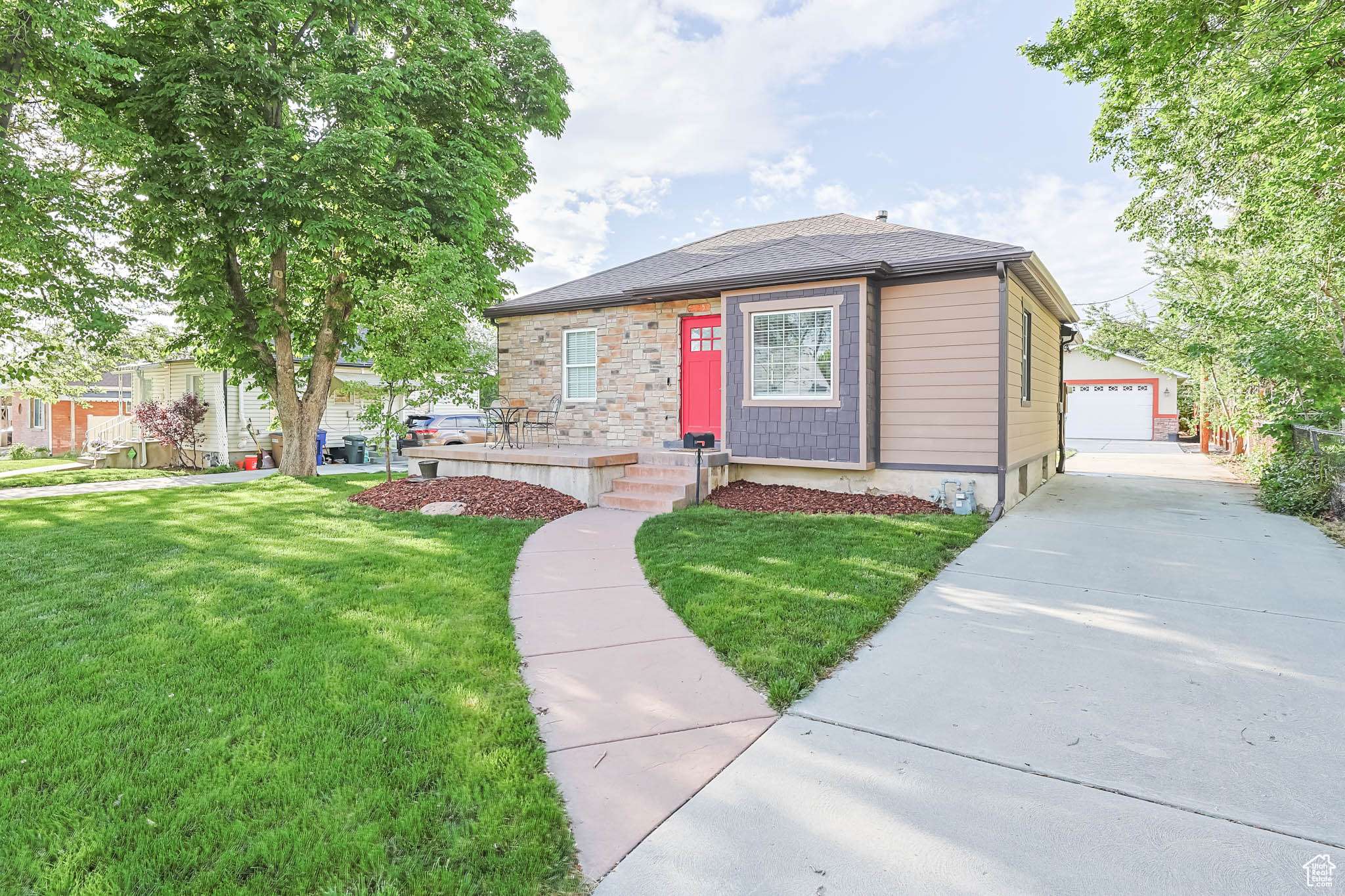 Salt Lake City, UT 84106,825 E HUDSON AVE S