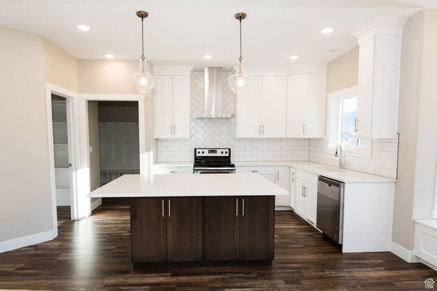 North Logan, UT 84341,725 E 2450 N
