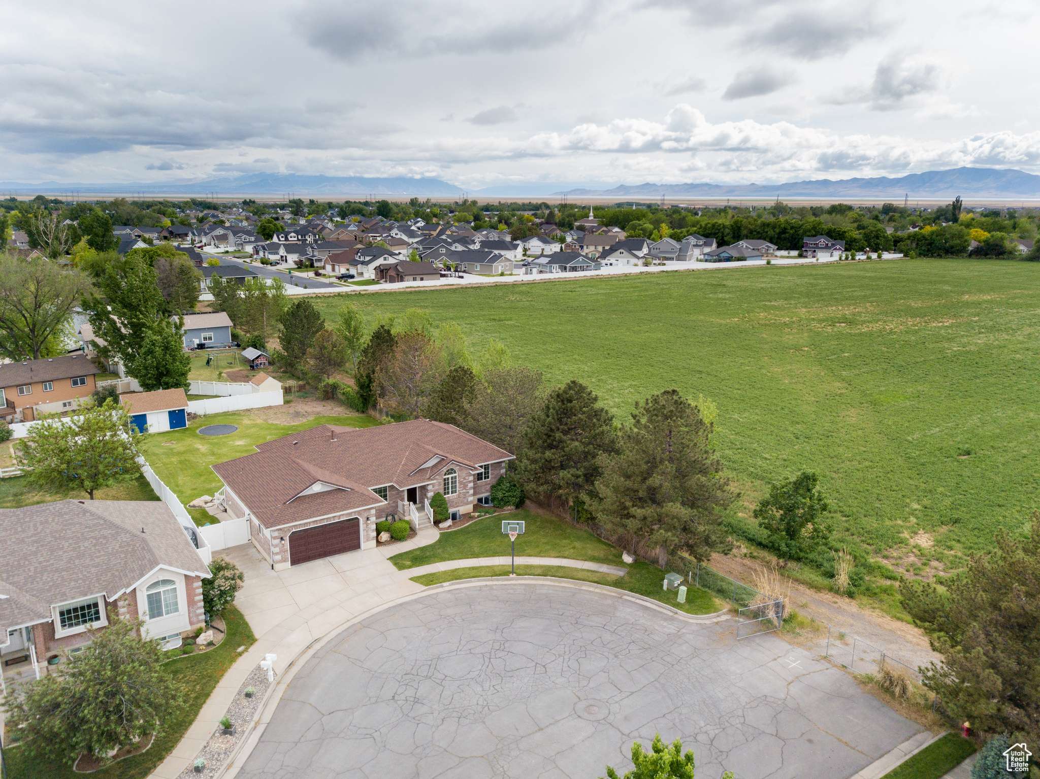 Layton, UT 84041,619 W 225 S
