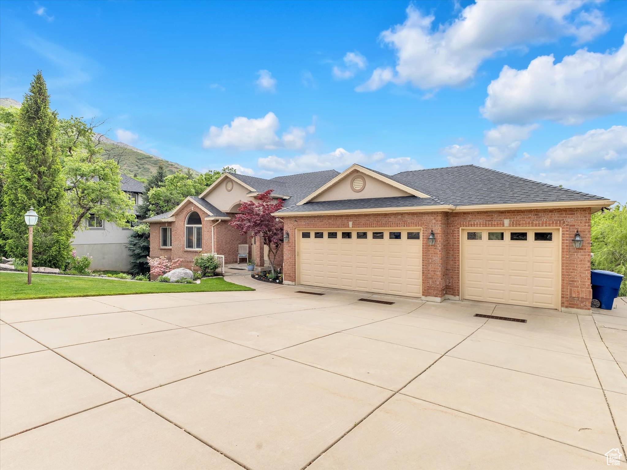 Ogden, UT 84403,1921 E MOHAWK LN S